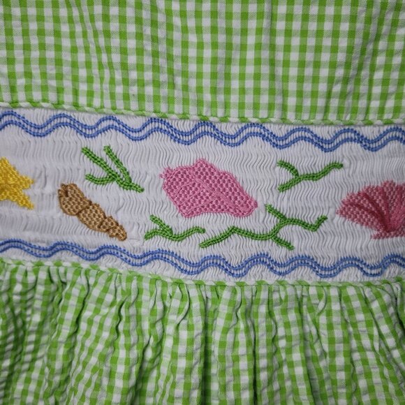 Girls Green and White Seersucker Smocked Dress w/ Seashell Print 2 - Picture 3 of 10